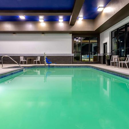 Hilton Garden Inn Hays, Ks Екстериор снимка