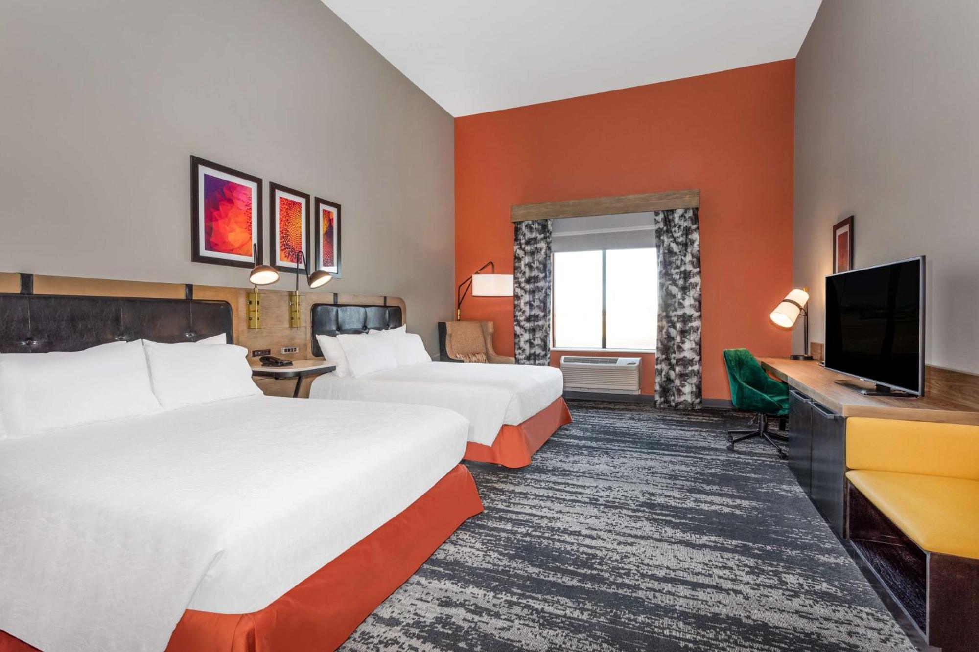 Hilton Garden Inn Hays, Ks Екстериор снимка
