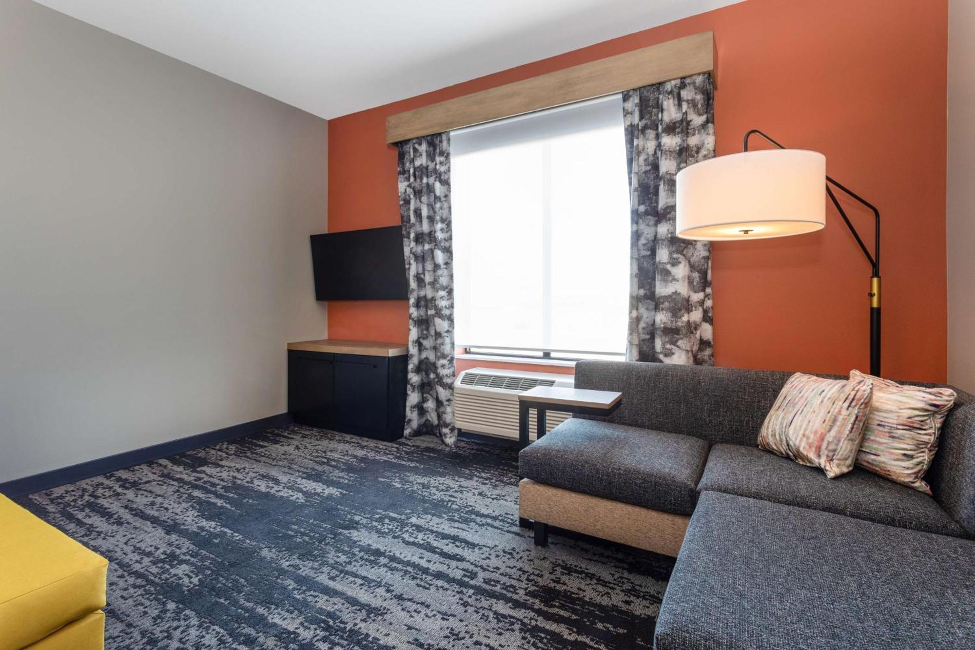 Hilton Garden Inn Hays, Ks Екстериор снимка