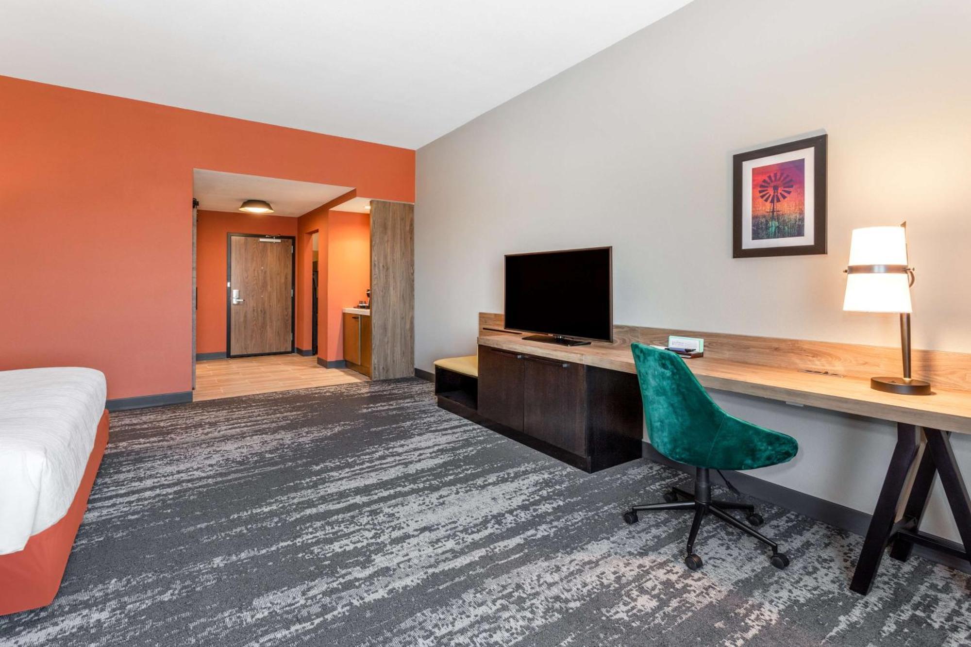 Hilton Garden Inn Hays, Ks Екстериор снимка